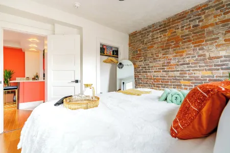 Jungle House Boutique Suites – Short North & Convention Center Отели рядом с достопримечательностью «Франклин Парк Консерватори энд Ботаникал Гарденс»