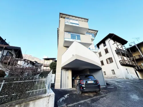 Apartment in the center of Levico with 3 bedrooms, 2 bathrooms, terrace,garage and elevator Hotels in Levico Terme