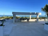 Turena 304, Luxury Beachfront condo w/private pool/hot tub and breathtaking view