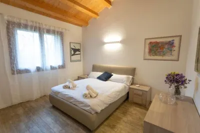 INTO THE GREEN: QUIET AND SILENCE CLOSE TO VENICE !!! Hotels in Favorita