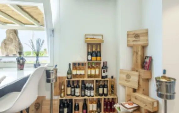 Luxury Sea-View Villa with Private Pool – 4 Bedrooms, Sleeps 8