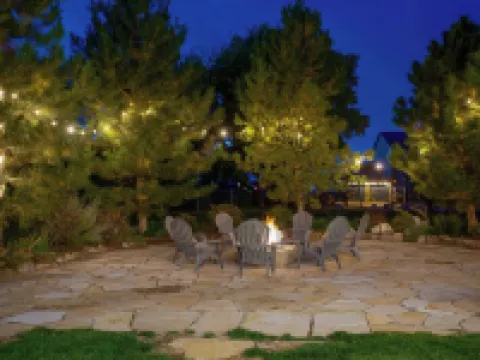 Luxury Retreat-Gourmet Kitchen, Playhouse, Hot Tub, & Steam Shower レイトンのホテル