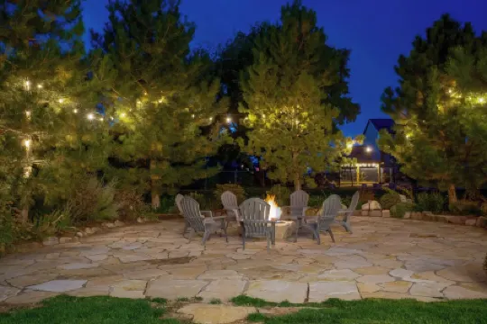 Luxury Retreat-Gourmet Kitchen, Playhouse, Hot Tub, & Steam Shower