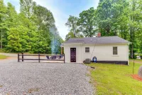 3 Mi to Dtwn! Forest City Haven w/ Furnished Patio - 2-Star