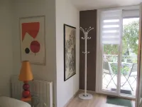 2-room apartment, bathroom wc, small terrace, free parking, Wifi, Tv Canal+.