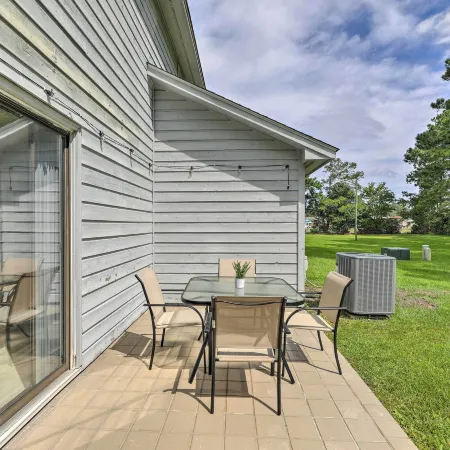 Swansboro Coastal Home < 3 Mi to State Park!