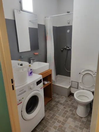 --- F2 Well equipped ---