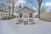 Madison's Lakeside Tiny Home Dream Getaway!