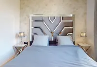 Apartment Grand Standing x1f340; Hotels in Épinay-sur-Seine