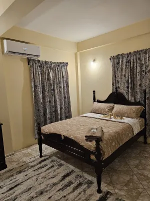 Cozy 1-bedroom apartment in awesome Brighton Unit 205 with AC, WiFi Hotels in Brighton