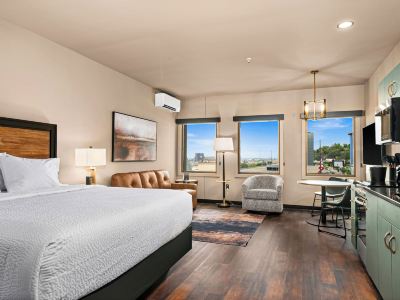 Force on 5th Avenue Hotel