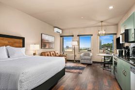 Force on 5th Avenue Hotel