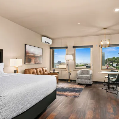 Force on 5th Avenue Hotel Hotels near Bayfront Festival Park