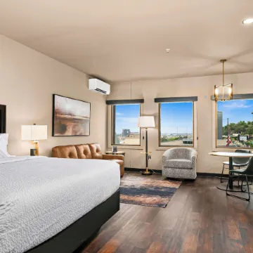 Force on 5th Avenue Hotel