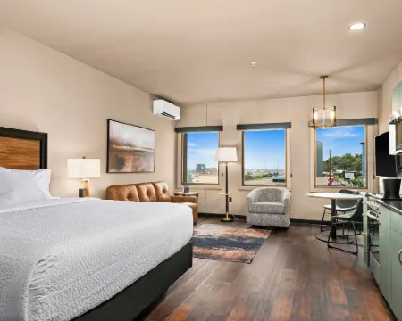 Force on 5th Avenue Hotel Hotels in Duluth
