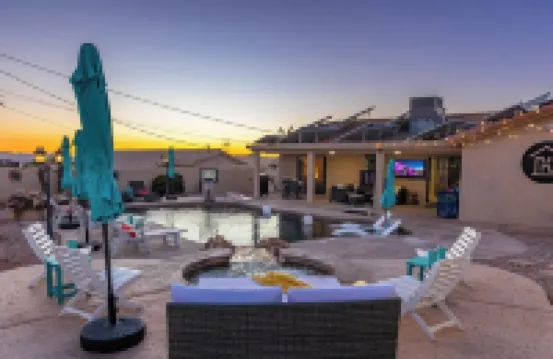 Heated Pool & Hot Tub ! Epic Game Room & Parking! Near Downtown!