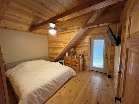 Charming 2-bedroom cabin in Woodlawn/Galax VA with modern features Отели рядом с достопримечательностью «Нью Ривер трейл Стейт Парк, Клиффвью Аксесс»