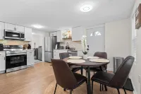 Newly Renovated 2 Bedroom in Heart of Tariffville Hotels in Simsbury