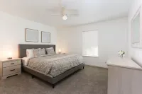 Newly Remodeled House in a Quiet Neighborhood. Hotels in Leon Valley