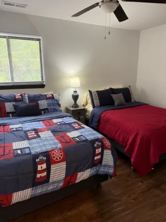 Charming 2-bedroom townhome in delightful New Bern with WiFi, AC Отели рядом с достопримечательностью «White & Allen PA»