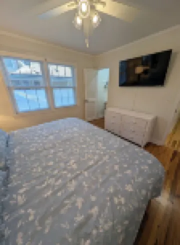 Charming Coastal Retreat in Willowbank near Downtown Georgetown