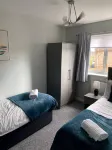 Towcester House - Spacious 3 Bedrooms, Garden, Free Parking, Smart TV