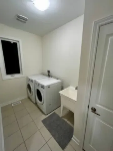 Newly Built Spacious Retreat: 3BDR & 2.5 Bath