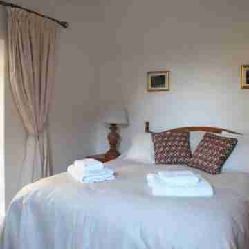 Kiln House: Idyllically situated Highland home with wildlife garden and river. Rooms