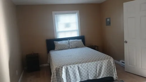 Cozy 1-bedroom apartment in enchanting Manchester, with A/C & wifi, kitchen Hotels in Central Manchester