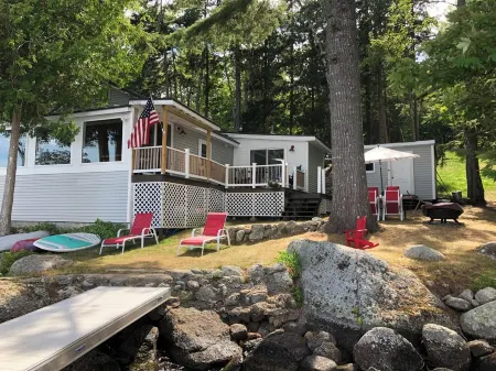 Charming 3-bedroom house with WiFi, AC near Acadia National Park!