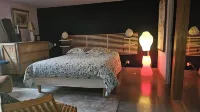 Loft, Design collection, artist's studio, 15' from beaches and Montpellier center Hotels in Saint-Jean-de-Vedas