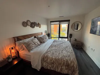 Luxury 1bd/1ba - Rooftop pool, w/d in unit, walkable North Cherry Creek Hotel a Cherry Creek