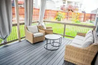 Modern 3 BR Family Retreat;10 min DIA; Pool