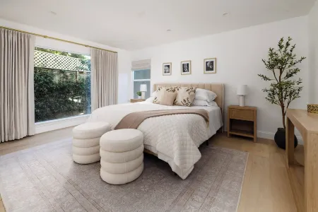 Charming 3-bedroom house plus office with AC, WiFi and heated pool in Montecito