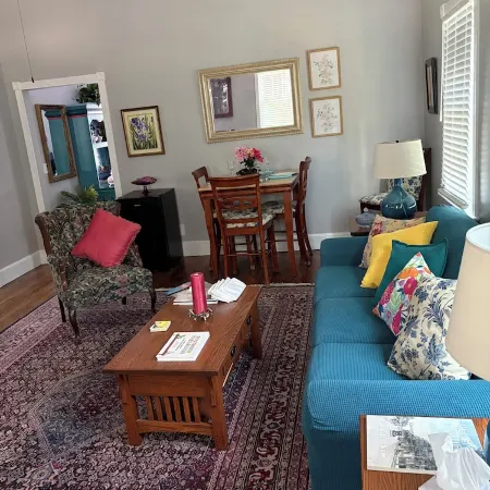 Great 2-bedroom, 2-bath cottage in Georgetown 2-blocks, 7-minutes to boardwalk