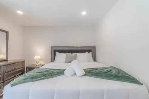 Comfortable 6BR/4BA Home  2 Units in One +Great for Family Trips +Free Parking