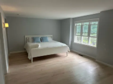 New for 2025 3 Bedroom Retreat 1 Mile from Westerly’s Beautiful Beaches!