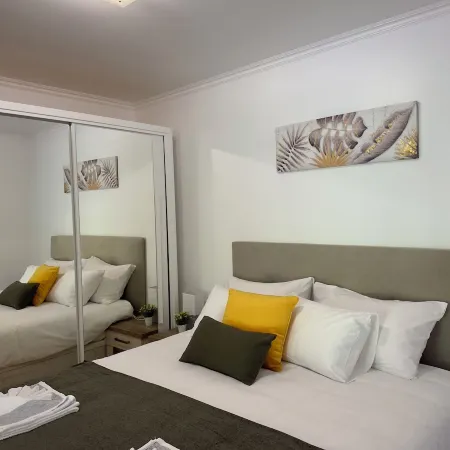 Find yourself surrounded by the serenity of nature, but very close to services. Отели в г. Lombo Do Doutor