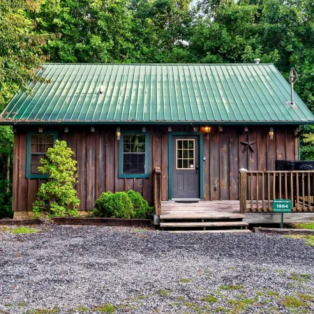 Moonshine Holler Pool Table Hottub Gburg Pigeon Forge 8 Miles