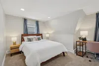 Spacious, Bright, Renovated and on the Main Line! Hotels in Ardmore