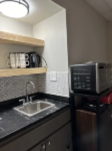 Charming 1-bedroom house in beautiful London with WiFi, AC