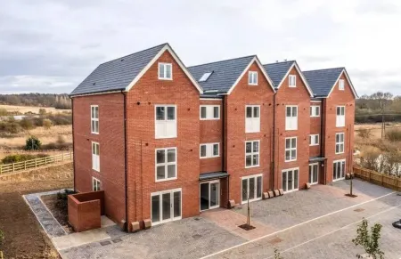 Riverside Haven in Woodbridge | Private Balcony Отели в г. Вудбридж