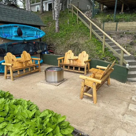 Your rustic lakeside retreat awaits at Goldens on the Lake!