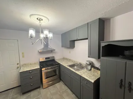 Welcoming 2-bedroom house in Harvey Отели в г. Харви