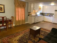 Charming 1-bedroom shotgun style house in historic downtown Natchez