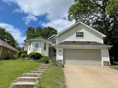 Heart of Joplin favorite spot.Highly rated vacation home  .Perfectly located Hotel in zona Joplin Regional Airport