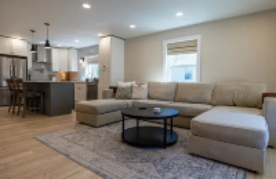 Charming 3-bedroom house in wonderful Downtown Greenville Area 帕克酒店