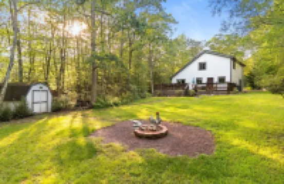 Mountain View Lodge: Bear Creek Lakes - Lake, Pool, Firepit & Pet Friendly