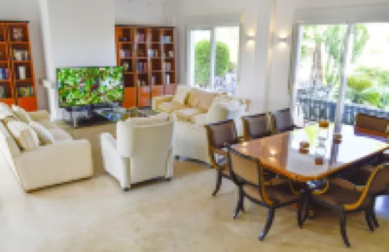 Luxery large Villa with pool 650 m to the beach