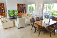 Luxery large Villa with pool 650 m to the beach